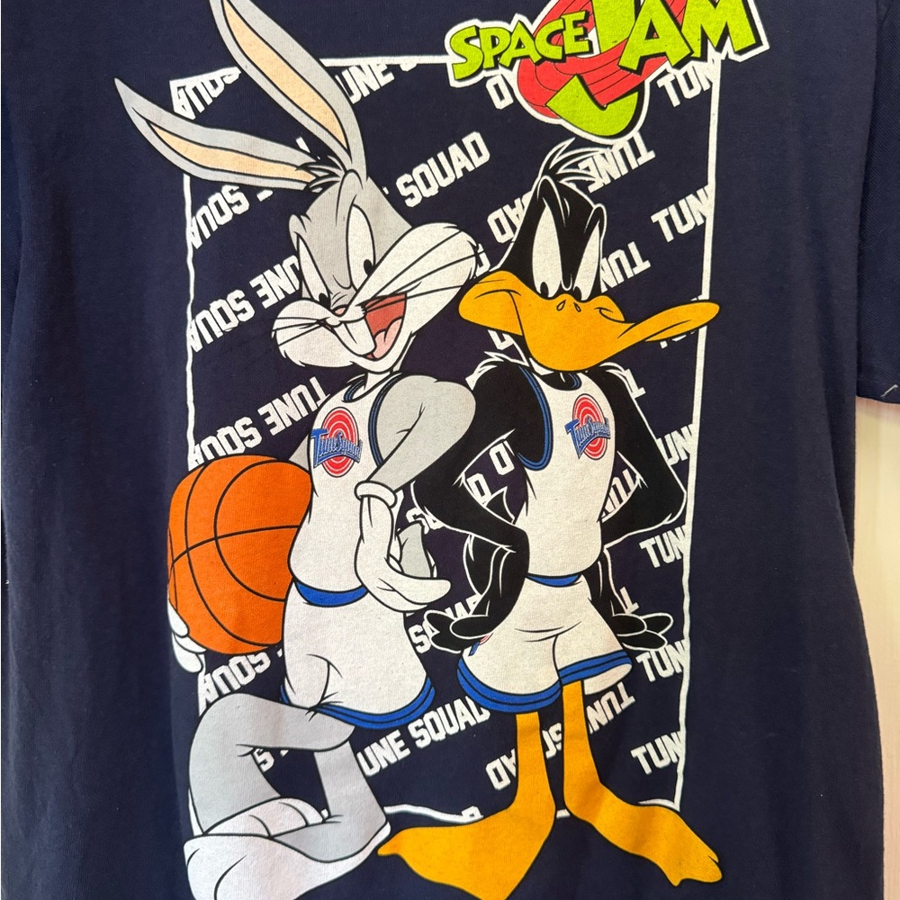 graphic tee